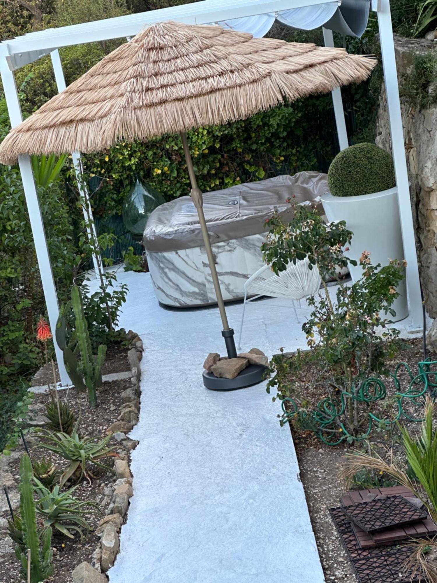 La Maison De Doms Avec Jacuzzi Et Vue Mer Cassis Exterior photo